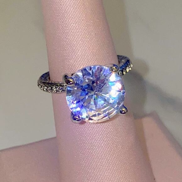 New Sz 7 Cubic Zirconia Solitaire Ring Clear White Silver Engagement Cocktail - Picture 3 of 4